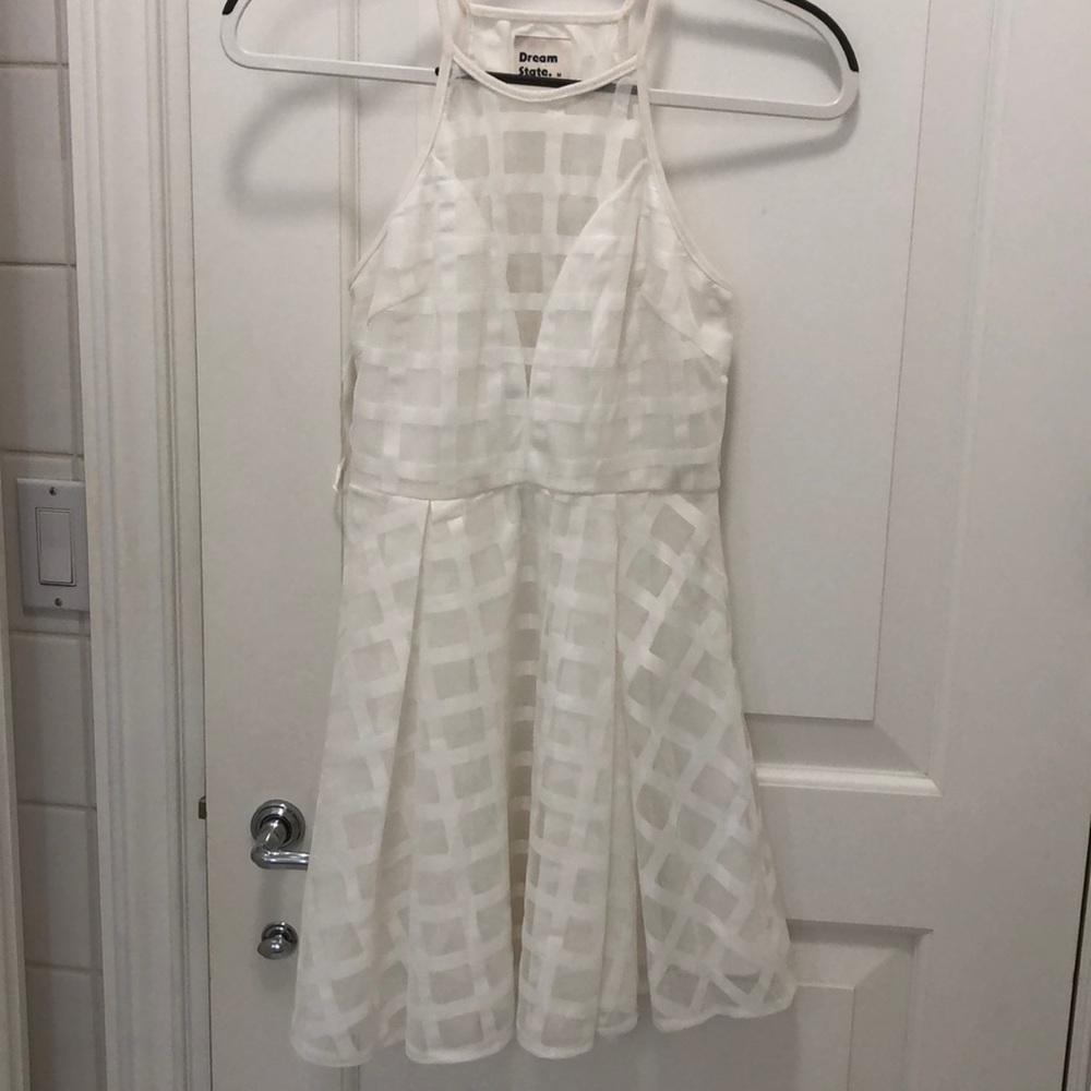 ADORABLE WHITE DRESS - Picture 4 of 4